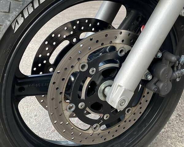 Красный Сузуки GSF 650 Bandit, объемом двигателя 0.65 л и пробегом 39 тыс. км за 4444 $, фото 3 на Automoto.ua