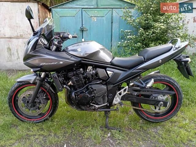 Сузуки GSF 650 Bandit 2010 в Львове на Automoto.ua Серый Сузуки GSF 650 Bandit, объемом двигателя 0.65 л и пробегом 66 тыс. км за 3699 $, фото 1 на Automoto.ua