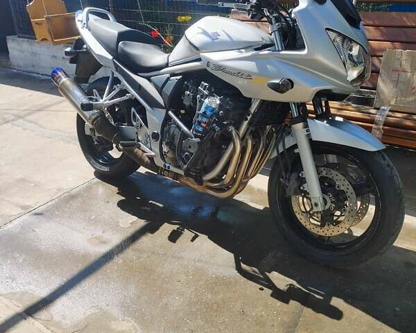 Сірий Сузукі GSF 650 Bandit, об'ємом двигуна 0.65 л та пробігом 31 тис. км за 4250 $, фото 13 на Automoto.ua