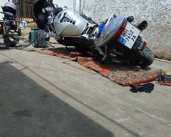 Сірий Сузукі GSF 650 Bandit, об'ємом двигуна 0.65 л та пробігом 31 тис. км за 4250 $, фото 15 на Automoto.ua