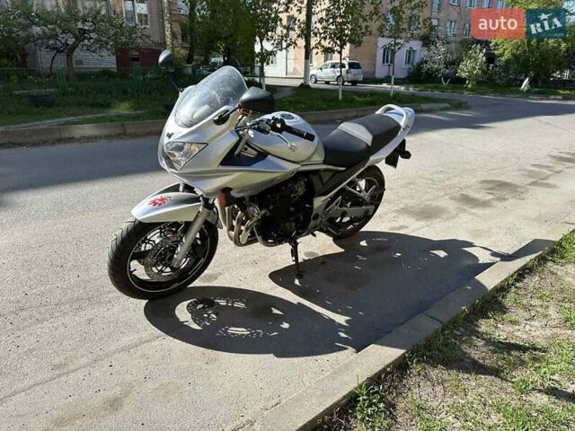 Серый Сузуки GSF 650 Bandit, объемом двигателя 0.66 л и пробегом 41 тыс. км за 3999 $, фото 3 на Automoto.ua