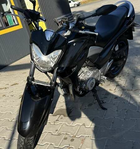 Чорний Сузукі GSR 250, об'ємом двигуна 0.25 л та пробігом 33 тис. км за 1500 $, фото 9 на Automoto.ua