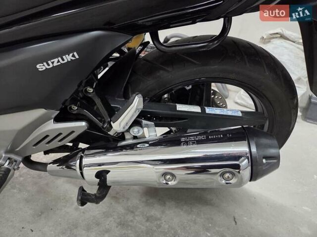 Черный Сузуки GSR 250, объемом двигателя 0.25 л и пробегом 2 тыс. км за 3000 $, фото 6 на Automoto.ua