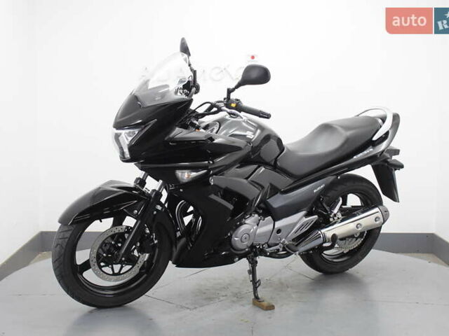 Черный Сузуки GSR 250, объемом двигателя 0.25 л и пробегом 29 тыс. км за 2800 $, фото 2 на Automoto.ua