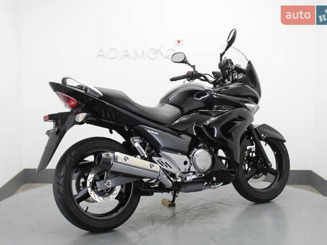 Черный Сузуки GSR 250, объемом двигателя 0.25 л и пробегом 29 тыс. км за 2800 $, фото 4 на Automoto.ua