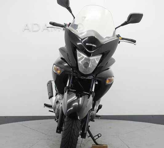 Черный Сузуки GSR 250, объемом двигателя 0.25 л и пробегом 35 тыс. км за 2600 $, фото 6 на Automoto.ua