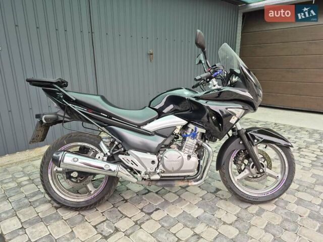Черный Сузуки GSR 250, объемом двигателя 0.25 л и пробегом 18 тыс. км за 2900 $, фото 10 на Automoto.ua
