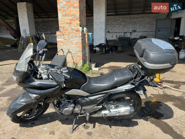 Черный Сузуки GSR 250, объемом двигателя 0.25 л и пробегом 20 тыс. км за 2600 $, фото 6 на Automoto.ua