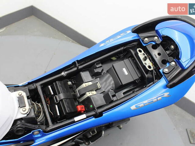 Синий Сузуки GSR 250, объемом двигателя 0.25 л и пробегом 38 тыс. км за 2300 $, фото 26 на Automoto.ua