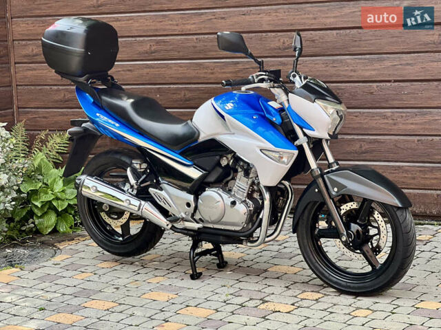 Синій Сузукі GSR 250, об'ємом двигуна 0.25 л та пробігом 33 тис. км за 2500 $, фото 3 на Automoto.ua