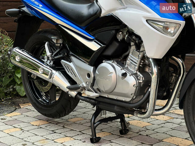 Синій Сузукі GSR 250, об'ємом двигуна 0.25 л та пробігом 33 тис. км за 2500 $, фото 5 на Automoto.ua