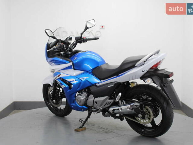 Синий Сузуки GSR 250, объемом двигателя 0.25 л и пробегом 9 тыс. км за 3300 $, фото 5 на Automoto.ua