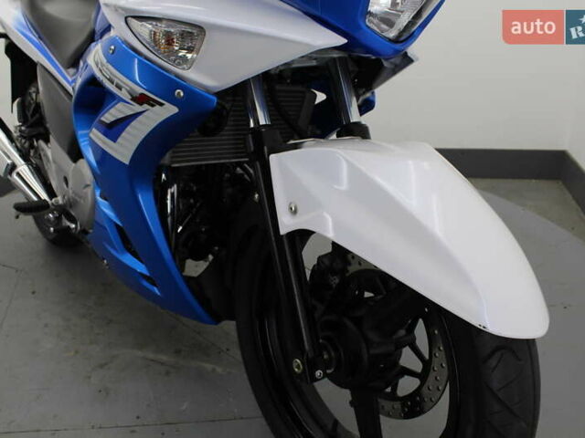 Синий Сузуки GSR 250, объемом двигателя 0.25 л и пробегом 9 тыс. км за 3300 $, фото 9 на Automoto.ua