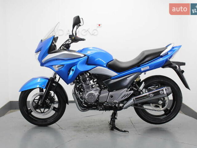Синий Сузуки GSR 250, объемом двигателя 0.25 л и пробегом 11 тыс. км за 2900 $, фото 1 на Automoto.ua