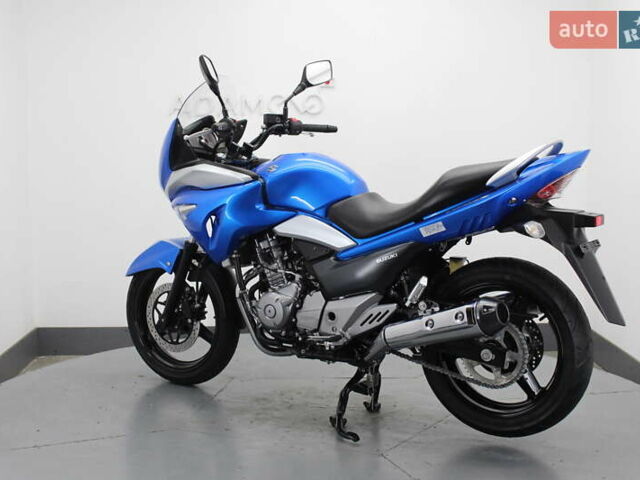 Синий Сузуки GSR 250, объемом двигателя 0.25 л и пробегом 11 тыс. км за 2900 $, фото 5 на Automoto.ua