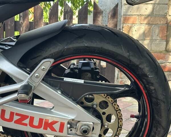 Черный Сузуки GSR 400, объемом двигателя 0.4 л и пробегом 26 тыс. км за 4700 $, фото 5 на Automoto.ua