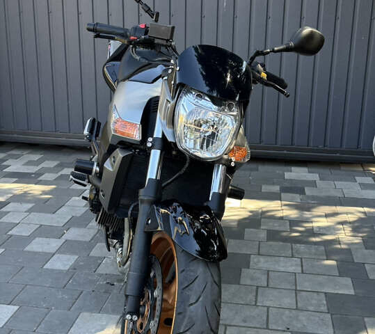 Черный Сузуки GSR 400, объемом двигателя 0.4 л и пробегом 37 тыс. км за 4500 $, фото 1 на Automoto.ua