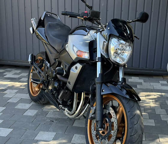 Черный Сузуки GSR 400, объемом двигателя 0.4 л и пробегом 37 тыс. км за 4500 $, фото 2 на Automoto.ua