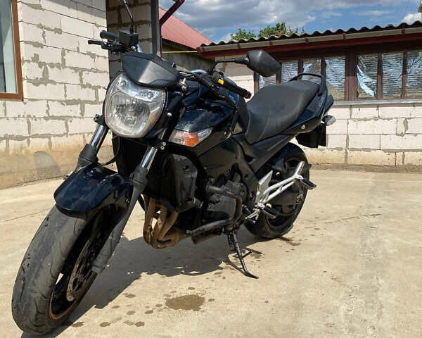 Черный Сузуки GSR 400, объемом двигателя 0.4 л и пробегом 31 тыс. км за 4150 $, фото 2 на Automoto.ua