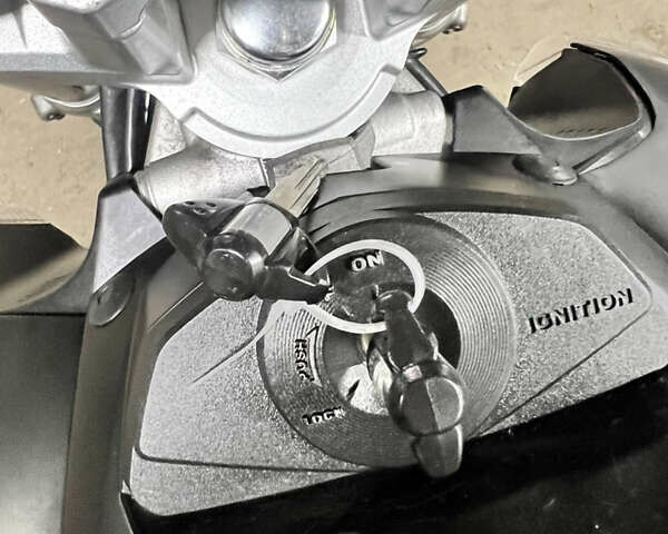 Сузуки GSR 400, объемом двигателя 0.4 л и пробегом 29 тыс. км за 4000 $, фото 10 на Automoto.ua