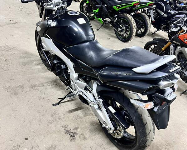 Сузуки GSR 400, объемом двигателя 0.4 л и пробегом 29 тыс. км за 4000 $, фото 4 на Automoto.ua