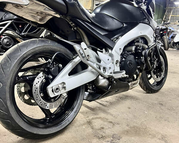 Сузуки GSR 400, объемом двигателя 0.4 л и пробегом 29 тыс. км за 4000 $, фото 3 на Automoto.ua