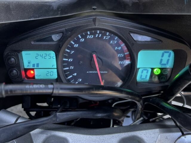 Сузукі GSR 400, об'ємом двигуна 0.4 л та пробігом 0 тис. км за 4400 $, фото 5 на Automoto.ua