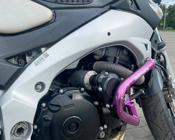 Сузуки GSR 400 2006 в Радивилове на Automoto.ua Серый Сузуки GSR 400, объемом двигателя 0 л и пробегом 52 тыс. км за 3800 $, фото 6 на Automoto.ua