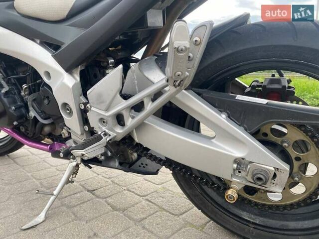 Сузуки GSR 400 2006 в Радивилове на Automoto.ua Серый Сузуки GSR 400, объемом двигателя 0 л и пробегом 52 тыс. км за 3800 $, фото 4 на Automoto.ua