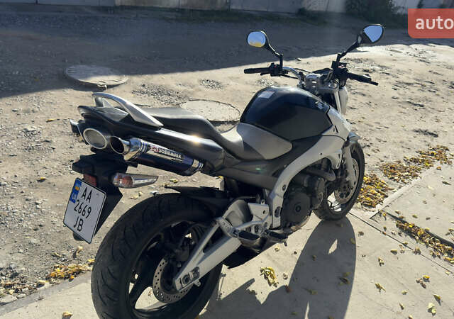 Серый Сузуки GSR 400, объемом двигателя 0.4 л и пробегом 33 тыс. км за 4000 $, фото 5 на Automoto.ua