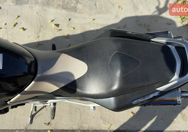 Серый Сузуки GSR 400, объемом двигателя 0.4 л и пробегом 33 тыс. км за 4000 $, фото 9 на Automoto.ua