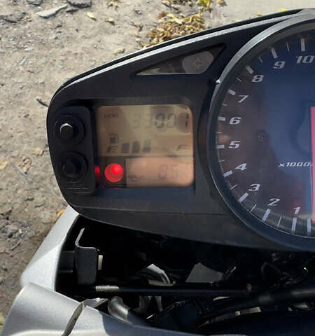 Серый Сузуки GSR 400, объемом двигателя 0.4 л и пробегом 33 тыс. км за 4000 $, фото 11 на Automoto.ua