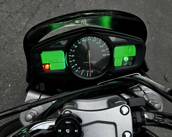 Белый Сузуки GSR 600, объемом двигателя 0.6 л и пробегом 41 тыс. км за 5100 $, фото 5 на Automoto.ua