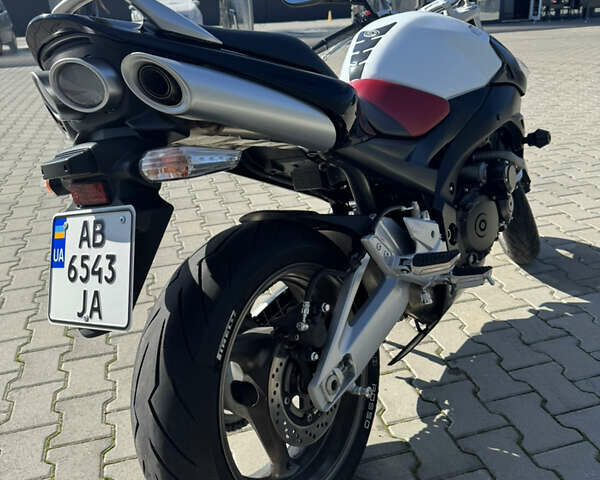 Белый Сузуки GSR 600, объемом двигателя 0.6 л и пробегом 38 тыс. км за 5300 $, фото 4 на Automoto.ua