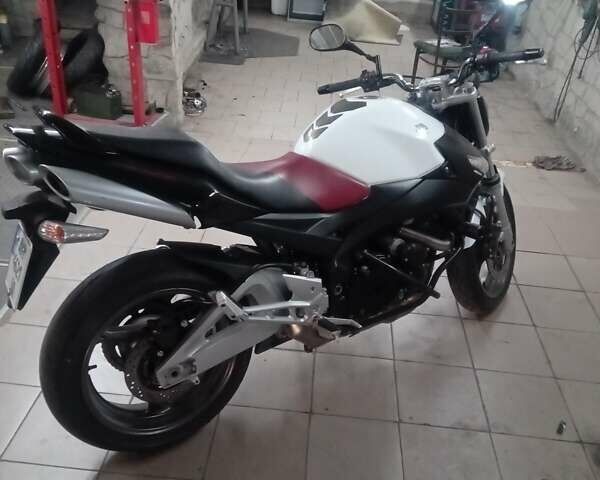 Белый Сузуки GSR 600, объемом двигателя 0.6 л и пробегом 29 тыс. км за 5450 $, фото 9 на Automoto.ua