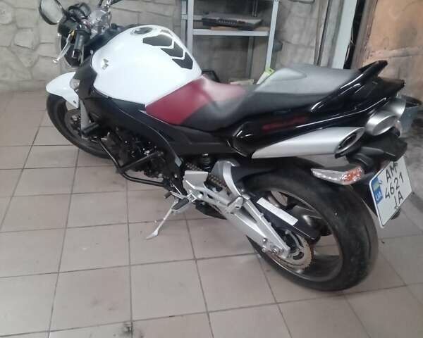 Белый Сузуки GSR 600, объемом двигателя 0.6 л и пробегом 29 тыс. км за 5450 $, фото 10 на Automoto.ua