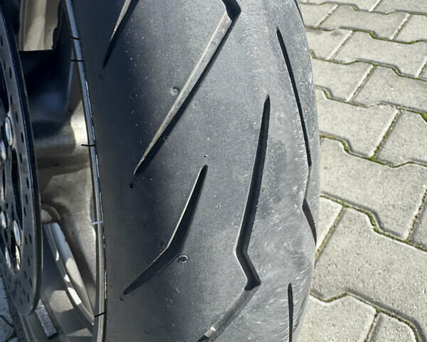 Белый Сузуки GSR 600, объемом двигателя 0.6 л и пробегом 38 тыс. км за 5300 $, фото 12 на Automoto.ua