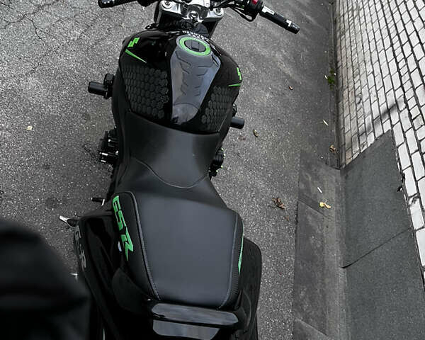 Белый Сузуки GSR 600, объемом двигателя 0.6 л и пробегом 41 тыс. км за 5100 $, фото 4 на Automoto.ua