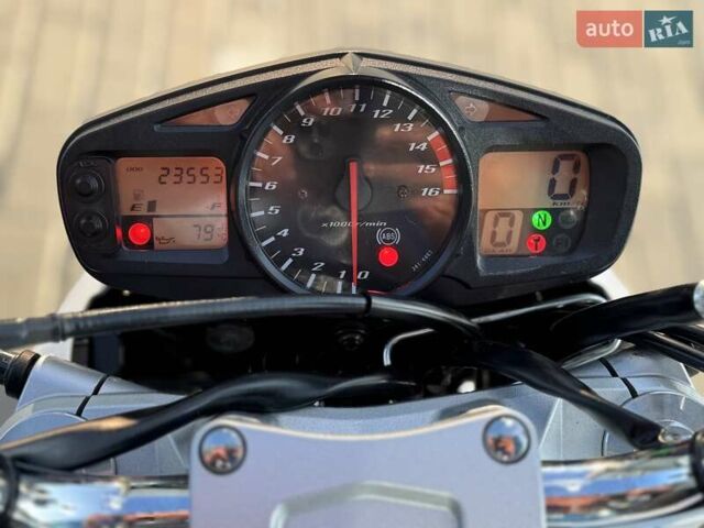 Белый Сузуки GSR 600, объемом двигателя 0.6 л и пробегом 23 тыс. км за 5699 $, фото 22 на Automoto.ua