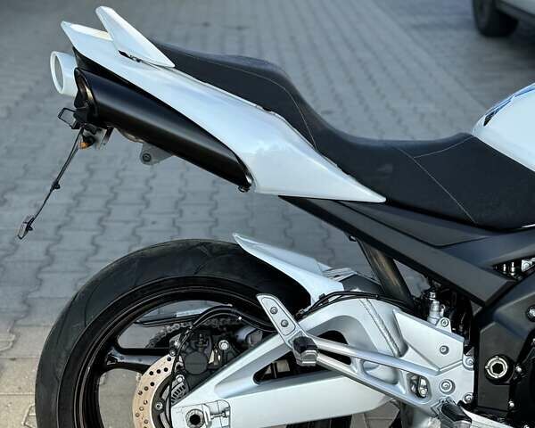 Белый Сузуки GSR 600, объемом двигателя 0.6 л и пробегом 23 тыс. км за 5699 $, фото 12 на Automoto.ua