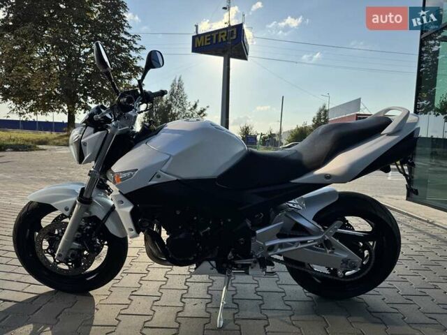 Белый Сузуки GSR 600, объемом двигателя 0.6 л и пробегом 23 тыс. км за 5699 $, фото 5 на Automoto.ua