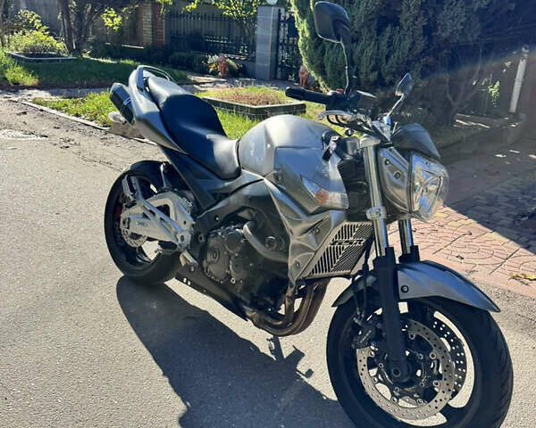 Черный Сузуки GSR 600, объемом двигателя 0.6 л и пробегом 40 тыс. км за 5500 $, фото 3 на Automoto.ua