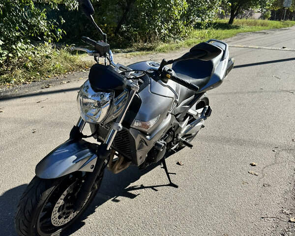 Черный Сузуки GSR 600, объемом двигателя 0.6 л и пробегом 40 тыс. км за 5500 $, фото 1 на Automoto.ua