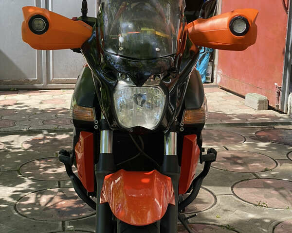 Красный Сузуки GSR 600, объемом двигателя 0.6 л и пробегом 62 тыс. км за 3999 $, фото 4 на Automoto.ua