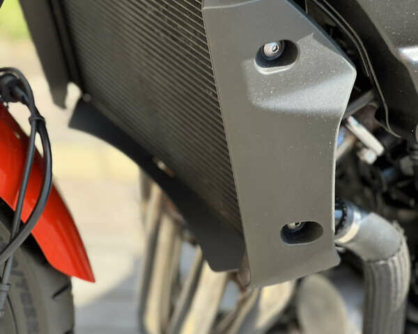 Красный Сузуки GSR 600, объемом двигателя 0.6 л и пробегом 28 тыс. км за 5750 $, фото 6 на Automoto.ua