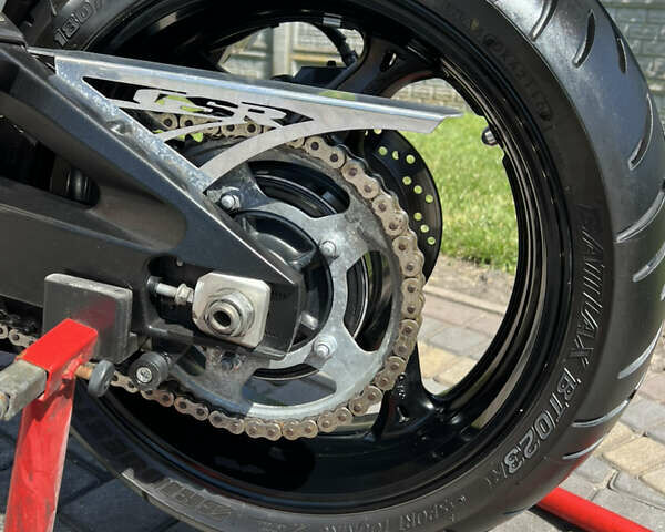 Красный Сузуки GSR 600, объемом двигателя 0.6 л и пробегом 28 тыс. км за 5750 $, фото 8 на Automoto.ua