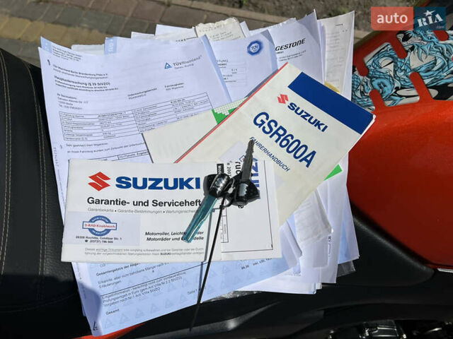 Красный Сузуки GSR 600, объемом двигателя 0.6 л и пробегом 28 тыс. км за 5750 $, фото 1 на Automoto.ua