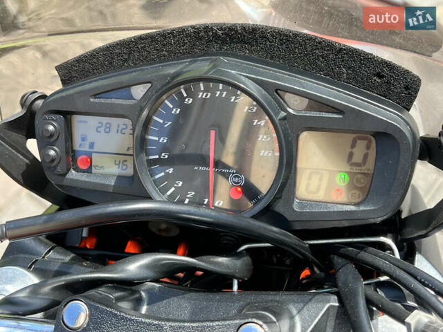 Красный Сузуки GSR 600, объемом двигателя 0.6 л и пробегом 28 тыс. км за 5750 $, фото 2 на Automoto.ua