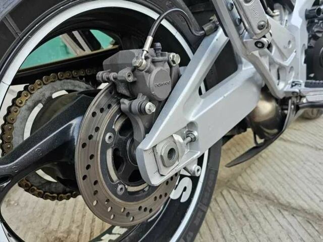 Сузуки GSR 600, объемом двигателя 0.6 л и пробегом 0 тыс. км за 5200 $, фото 8 на Automoto.ua