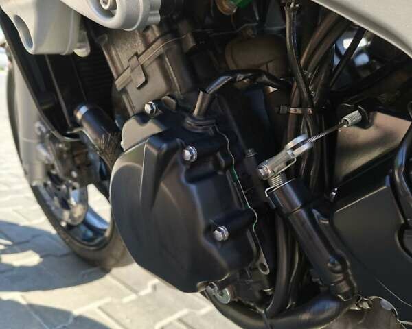 Сузукі GSR 600, об'ємом двигуна 0.6 л та пробігом 48 тис. км за 5800 $, фото 10 на Automoto.ua